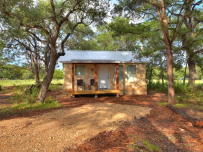 Cabins at Flite Acres - Mockingbird Cabin